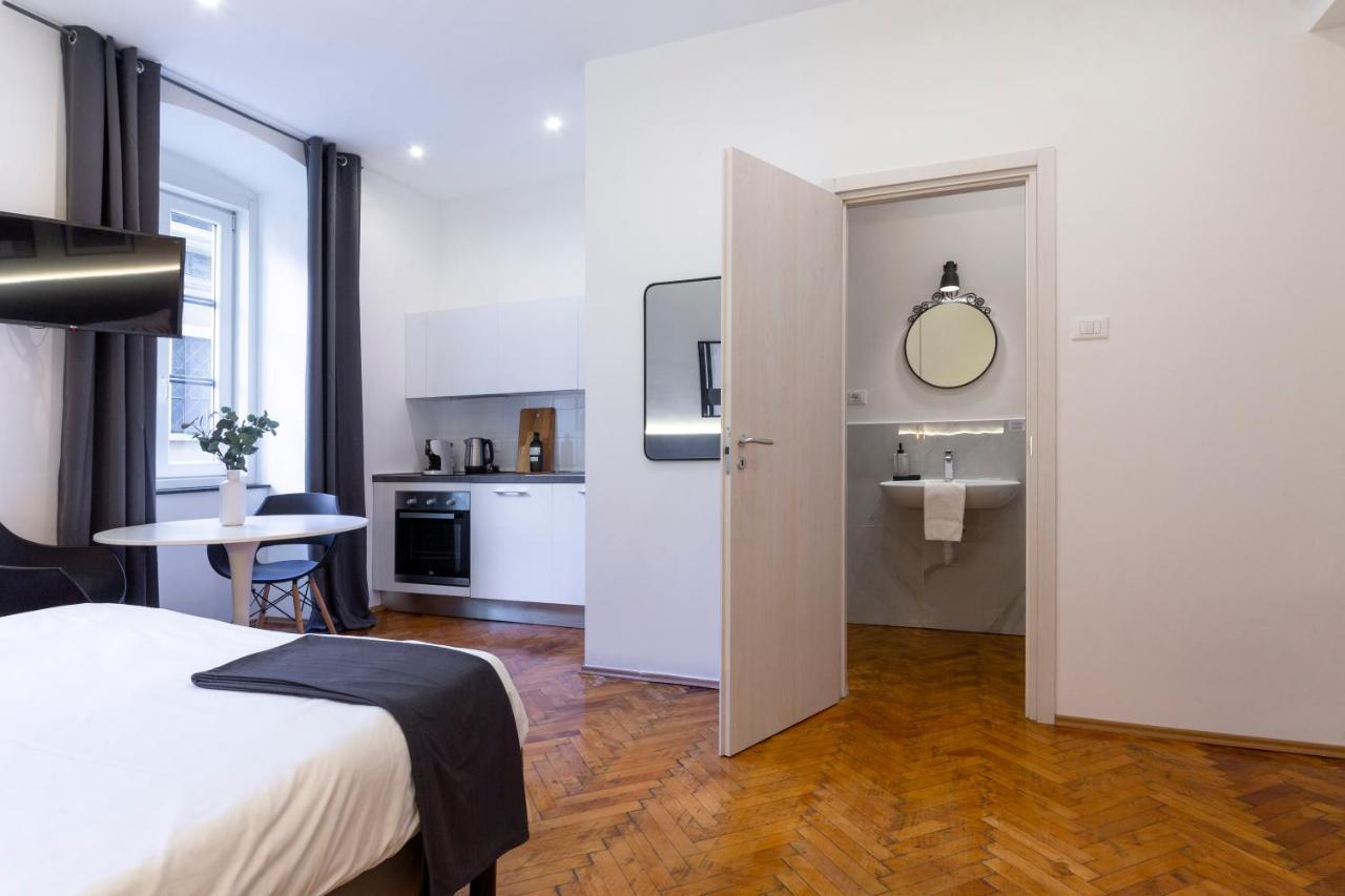 Amazing Studio In The City Center + Wifi ตรีเอสเต ภายนอก รูปภาพ