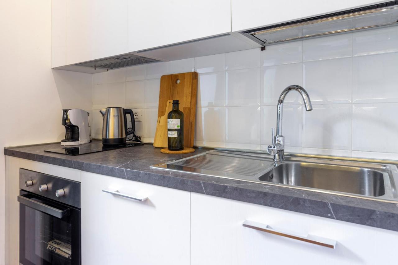 Amazing Studio In The City Center + Wifi ตรีเอสเต ภายนอก รูปภาพ